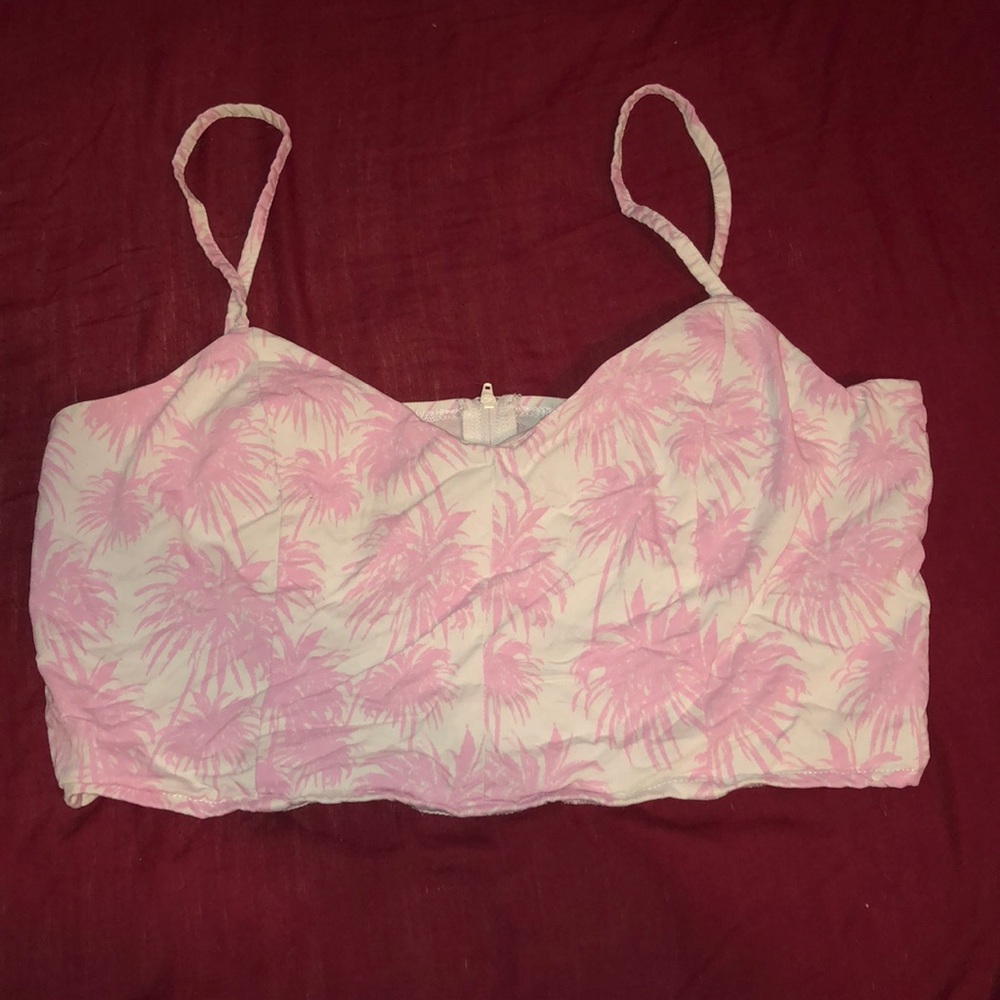 Palm tree crop top! 🌴💕